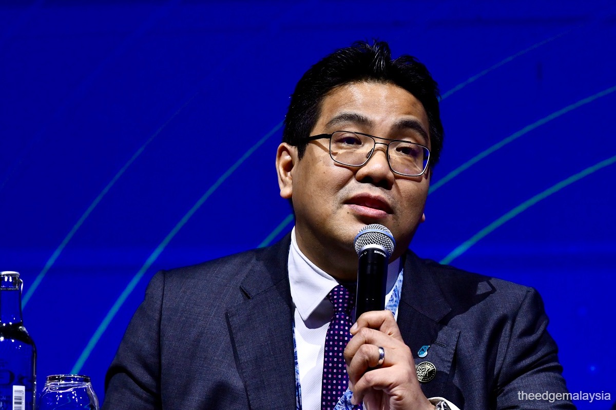 PETRONAS to hold oil production at two million barrels daily through 2028, says CEO